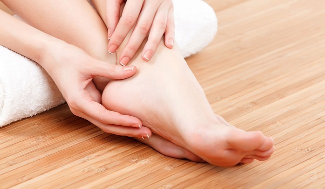 Massage chân tại nhà